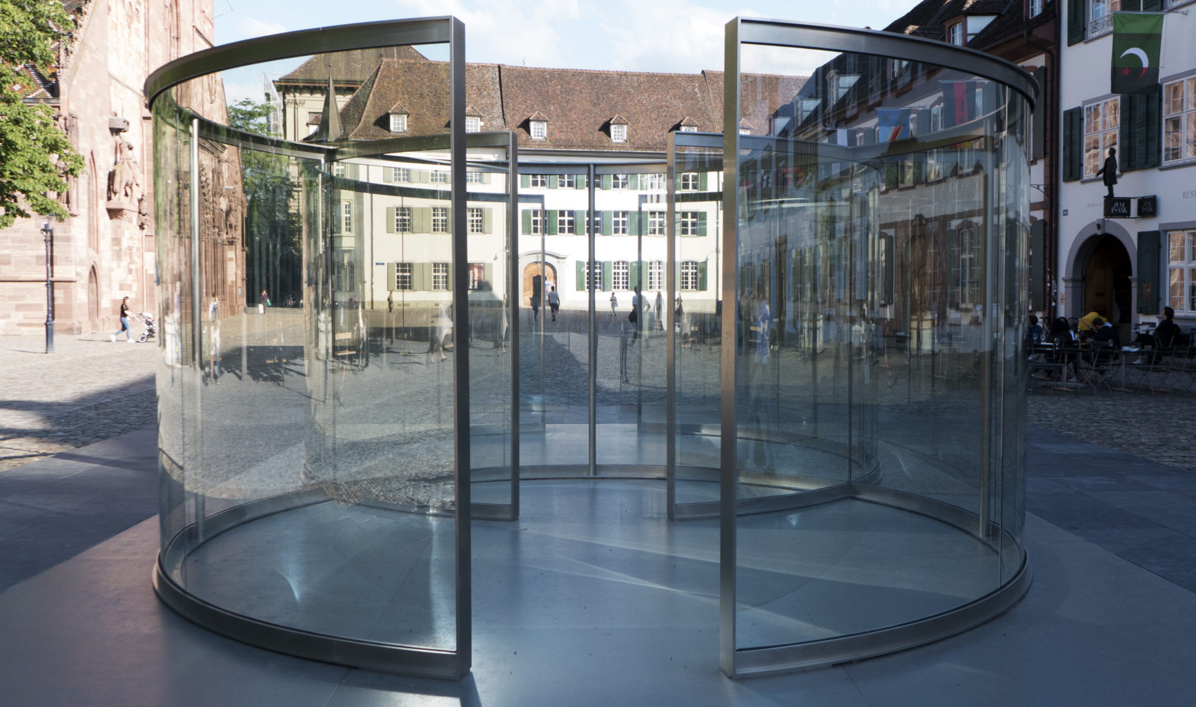 Dan Graham, Dancing Circles, 2018 © Kaspar Fischer