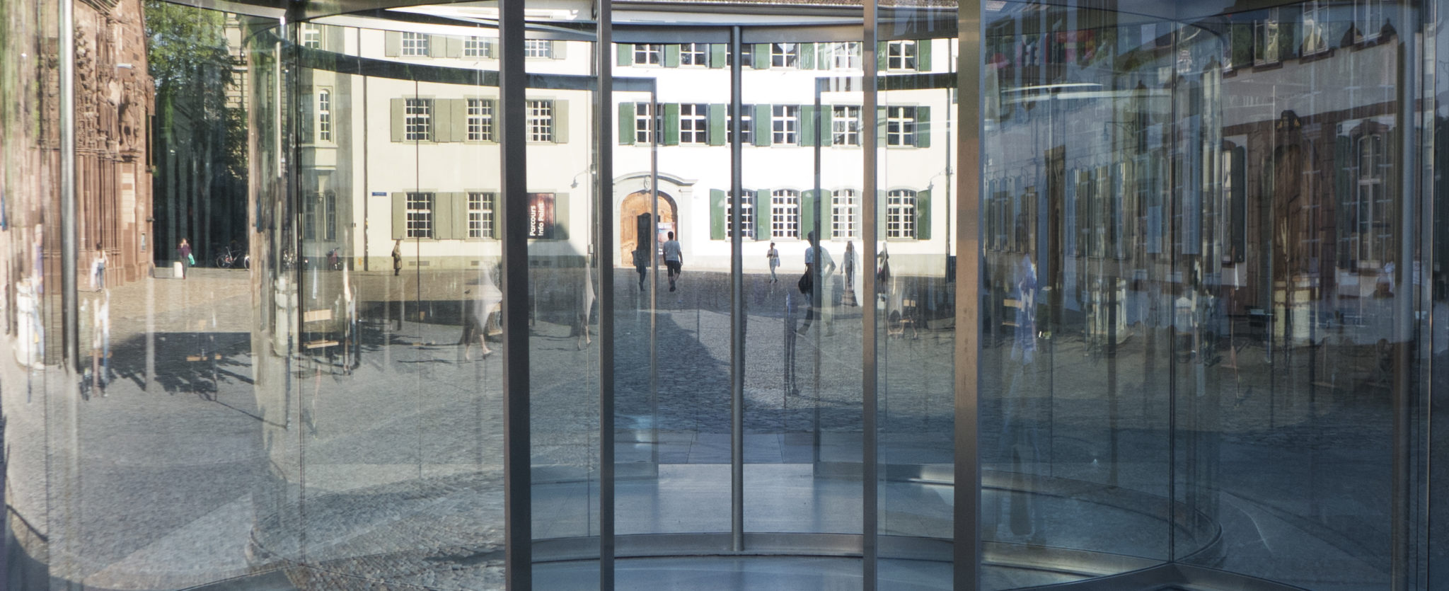 Dan Graham, Dancing Circles, 2018 © Kaspar Fischer