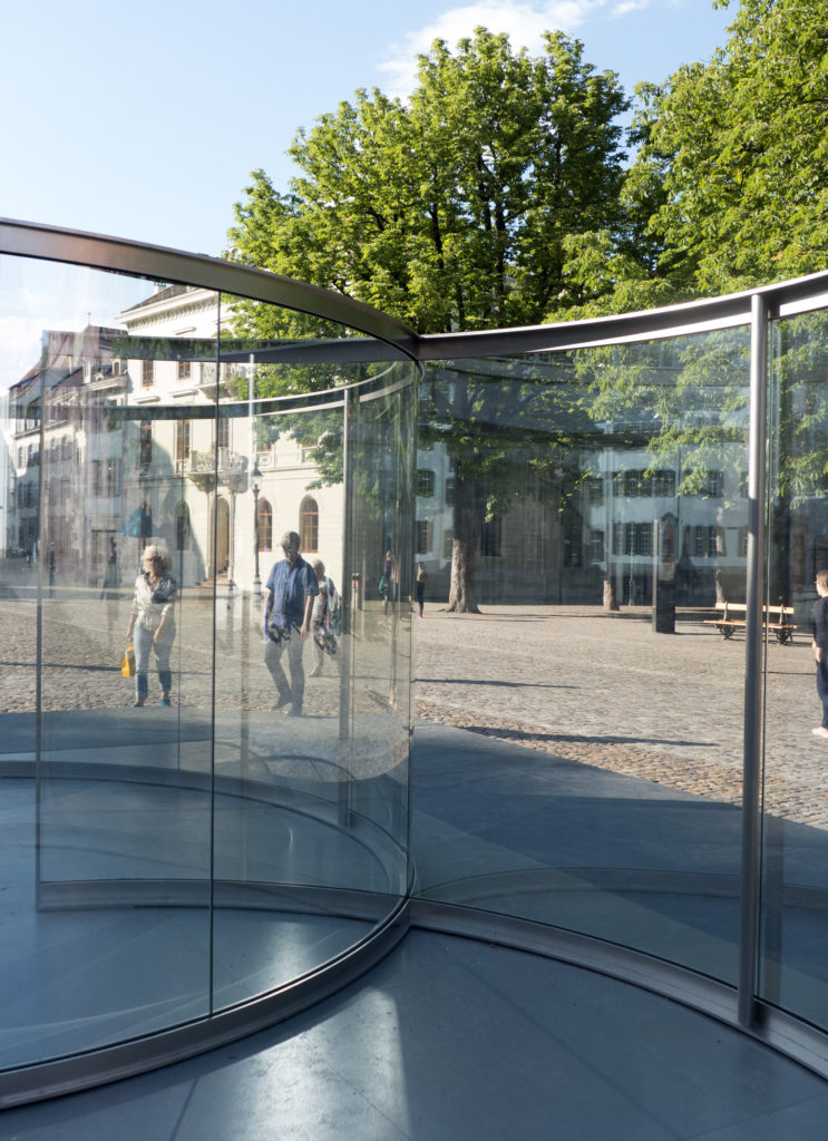 Dan Graham, Dancing Circles, 2018 © Kaspar Fischer