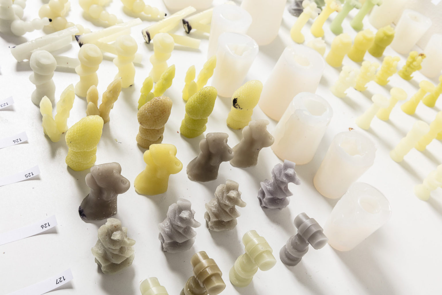 Die Wachspostitive die vom Künstler selbst hergestellt wurden | Foto: © Marcel Scheible