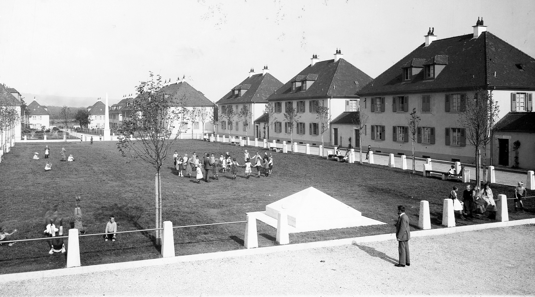 Der Genossenschaftsplatz als grosse Spielwiese © Siedlungsgenossenschaft Freidorf