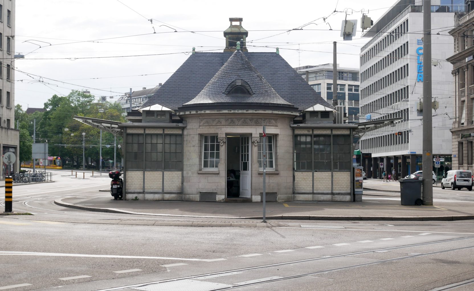 Tramhaltestelle von Gustav und Julius Kelterborn, Bild: © Architektur Basel