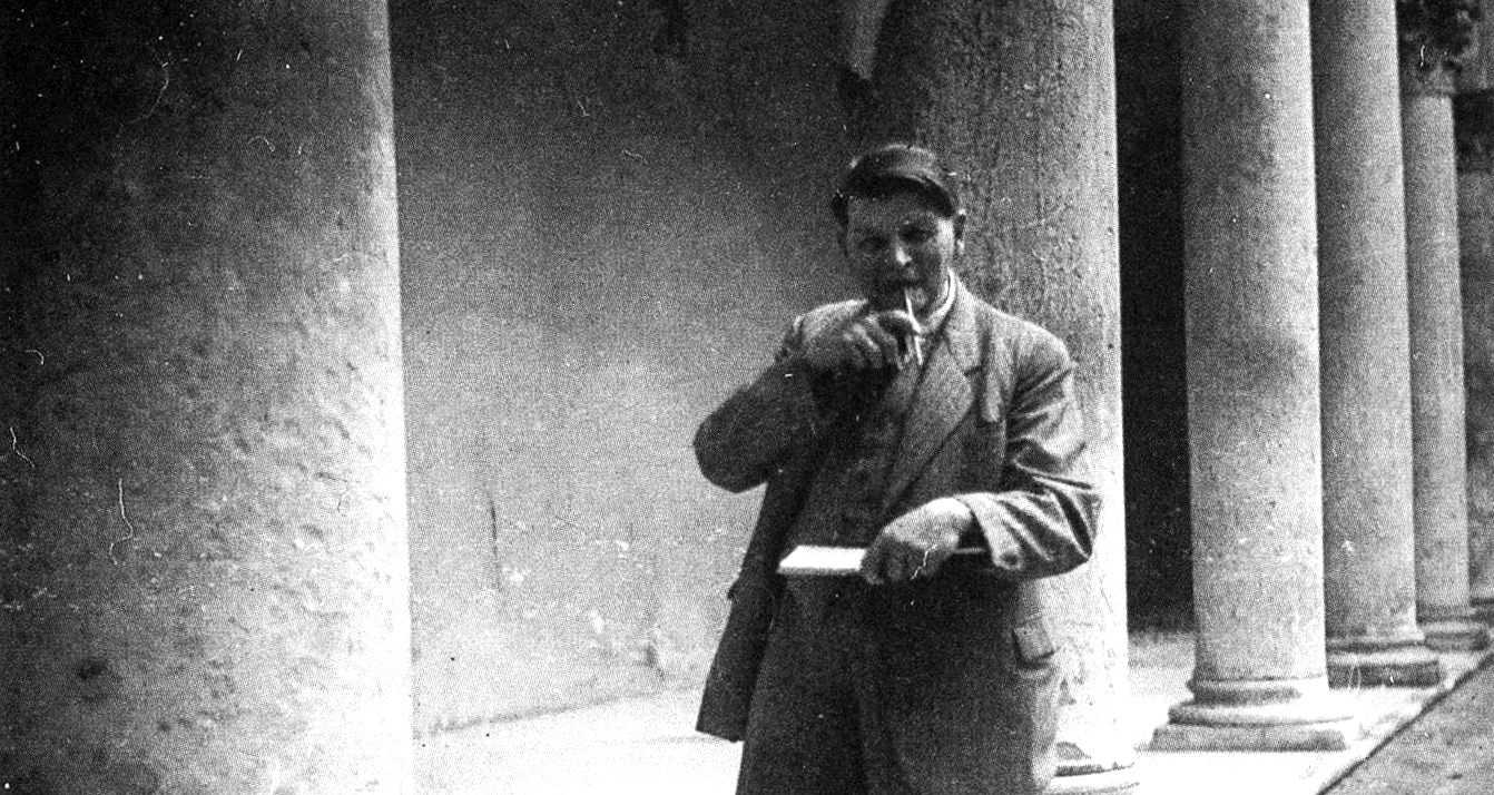 Hans Bernoulli beim Skizzieren im Palazzo Ducale in Urbino, 1951 © gta Archiv ETH Zürich