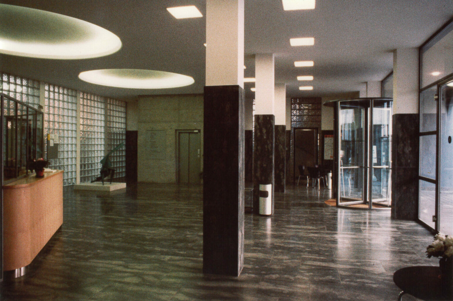 Der Eingang nach dem Umbau 1983/84 © Niggi Bräuning