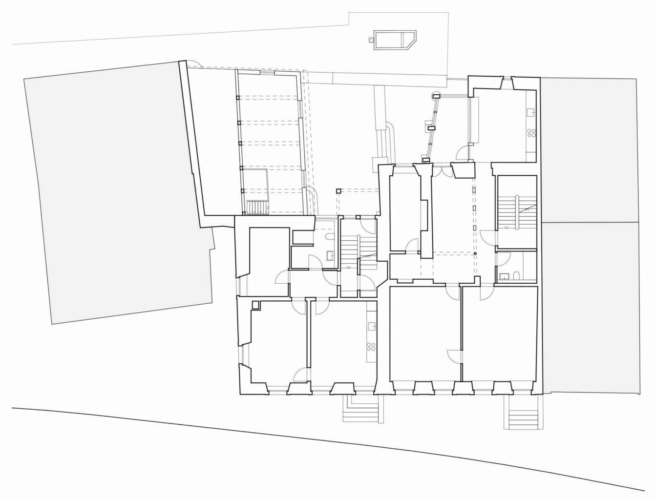 Grundriss 1. Obergeschoss. Die verwinkelten Räume kommen vom Bestand und wurden grösstenteils beibehalten. Plan © Salathé Architekten