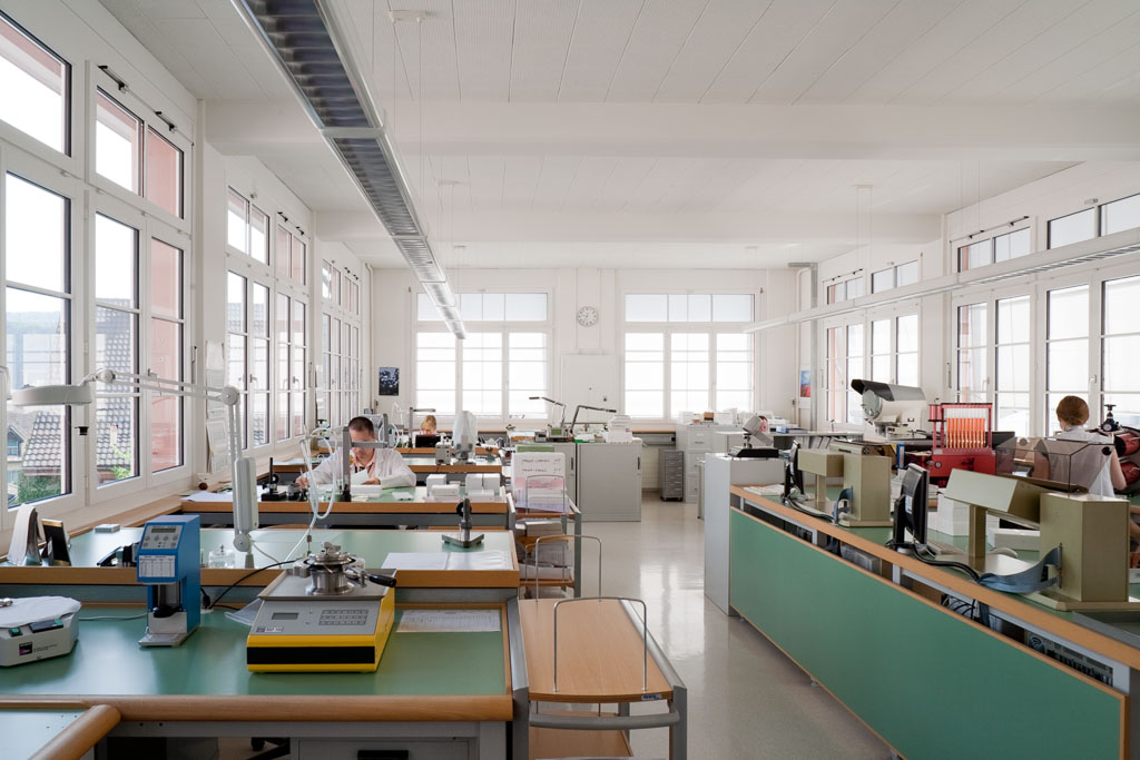 Gut belichtete Innenräume, Uhrenfabrik Oris, Hölstein © Börje Müller Fotografie