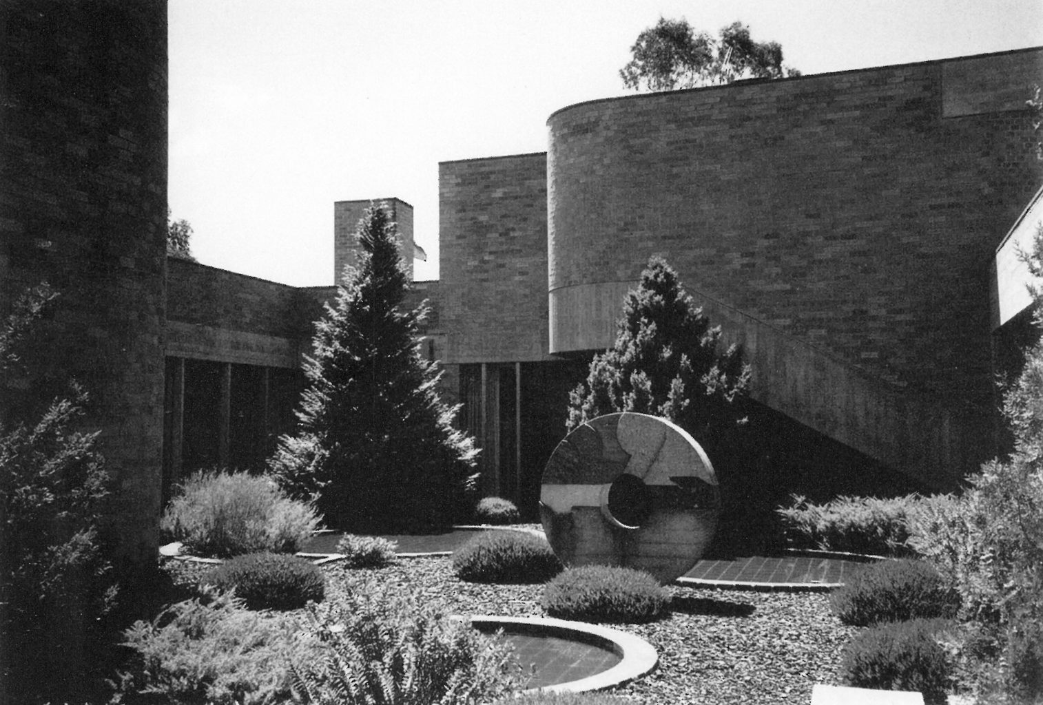 Schweizer Botschaft Canberra (1969 – 1975) von Hermann Baur