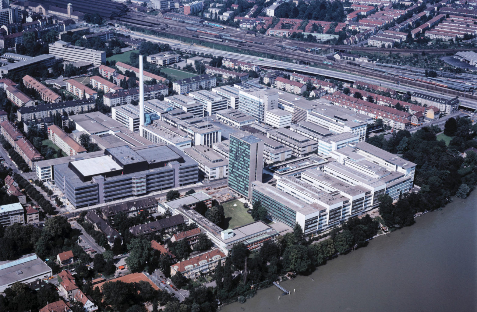 Roche Areal aus der Luft im Jahre 1977 © Swissair Photo AG, Basel