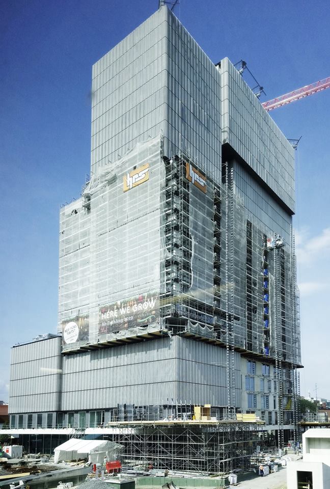 Meret Oppenheim Hochhaus im August 2018
