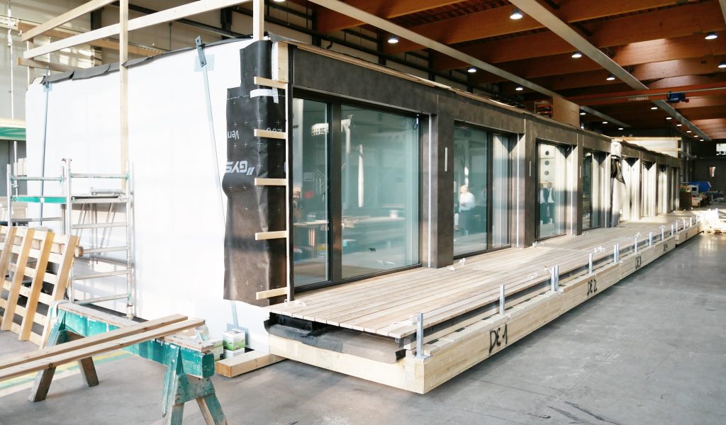 Die acht Holzmodule im Werk in Eiken