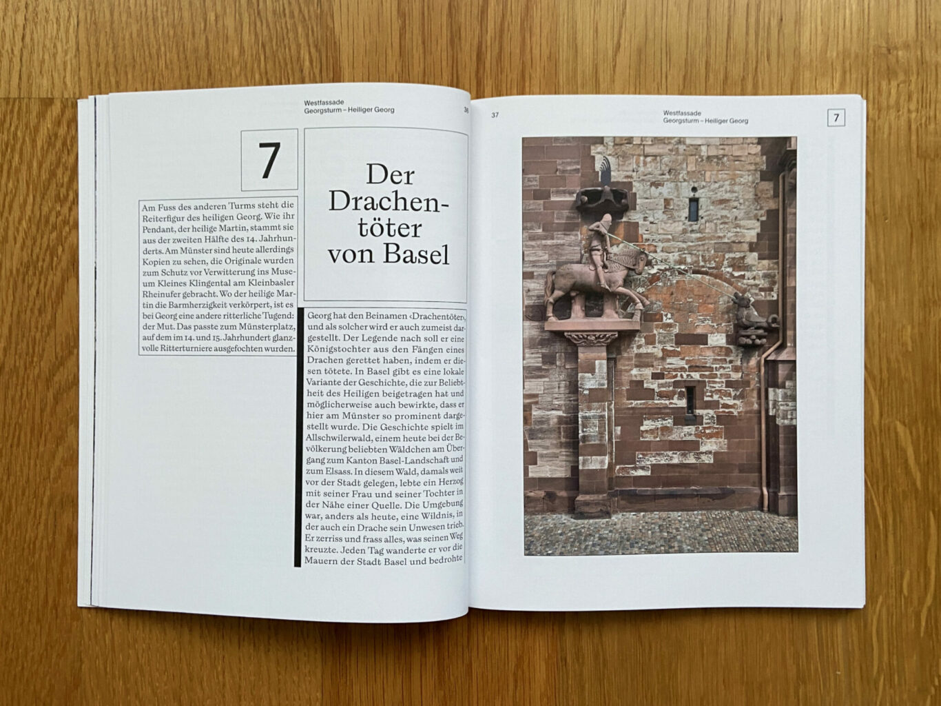 Ihn kennen wir: den Drachentöter Georg © Christoph Merian Verlag, Bild Simon Heiniger / Architektur Basel