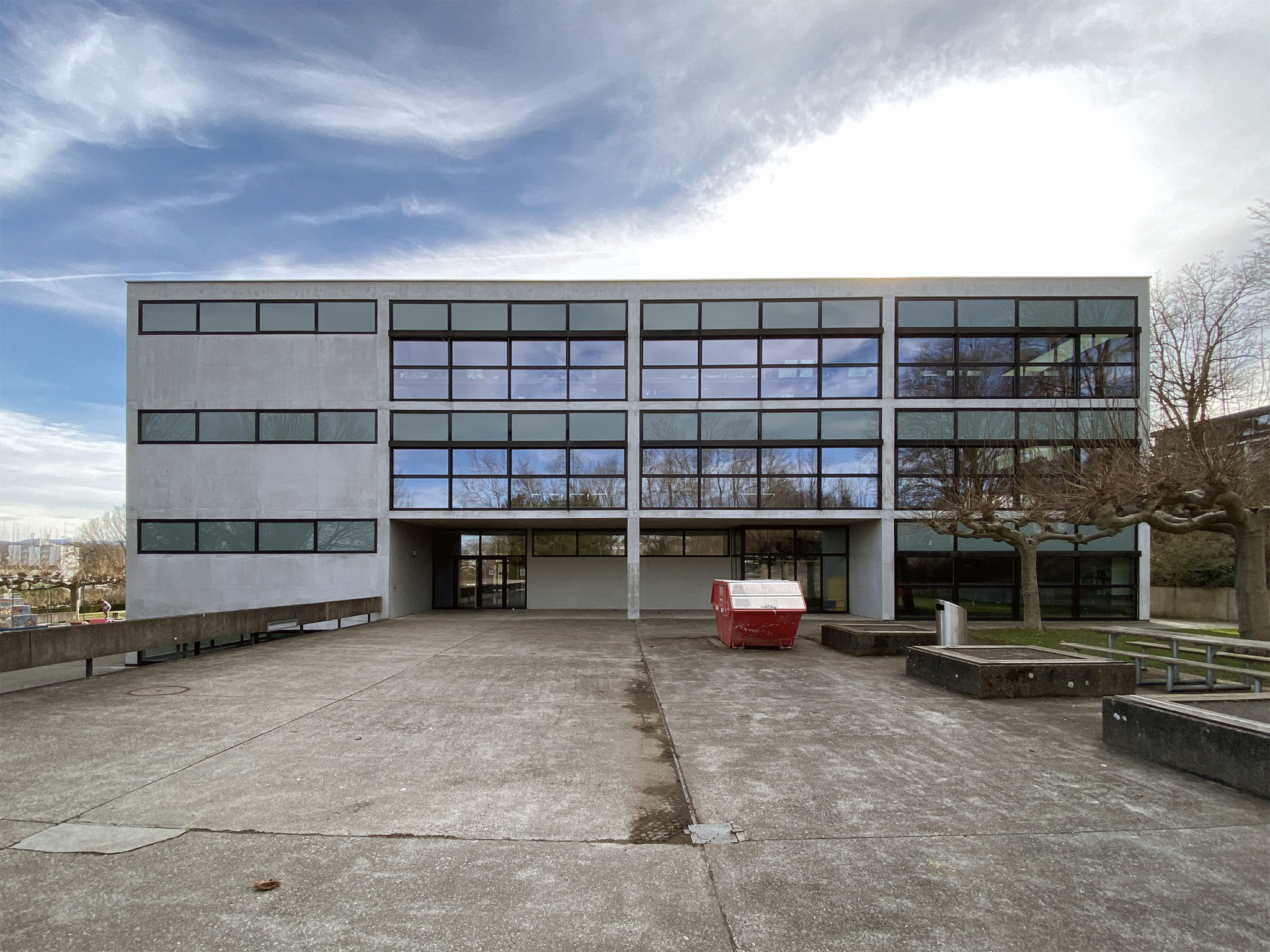 Nordfassade, Schulhaus Spiegelfeld, Binningen © Simon Heiniger / Architektur Basel