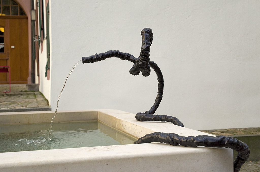 Tina Z'Rotz, Brunnen beim Museum der Kulturen Basel, 2014 | Foto: © Serge Hasenböhler, Basel