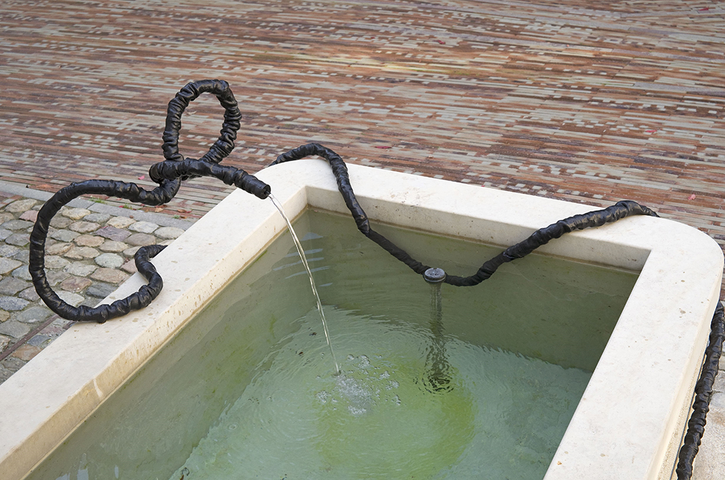 Tina Z'Rotz, Brunnen beim Museum der Kulturen Basel, 2014 | Foto: © Serge Hasenböhler, Basel
