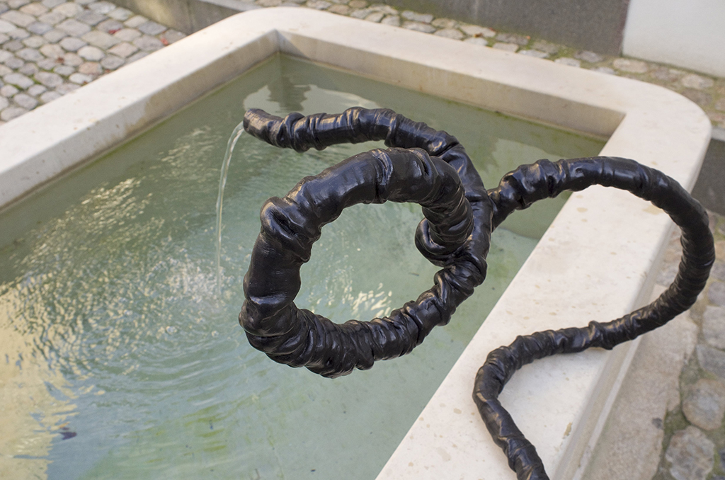 Tina Z'Rotz, Brunnen beim Museum der Kulturen Basel, 2014 | Foto: © Serge Hasenböhler, Basel