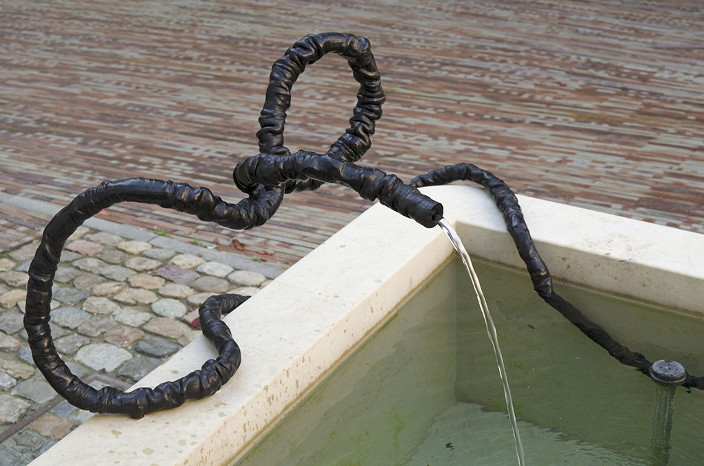Tina Z'Rotz, Brunnen beim Museum der Kulturen Basel, 2014 | Foto: © Serge Hasenböhler, Basel