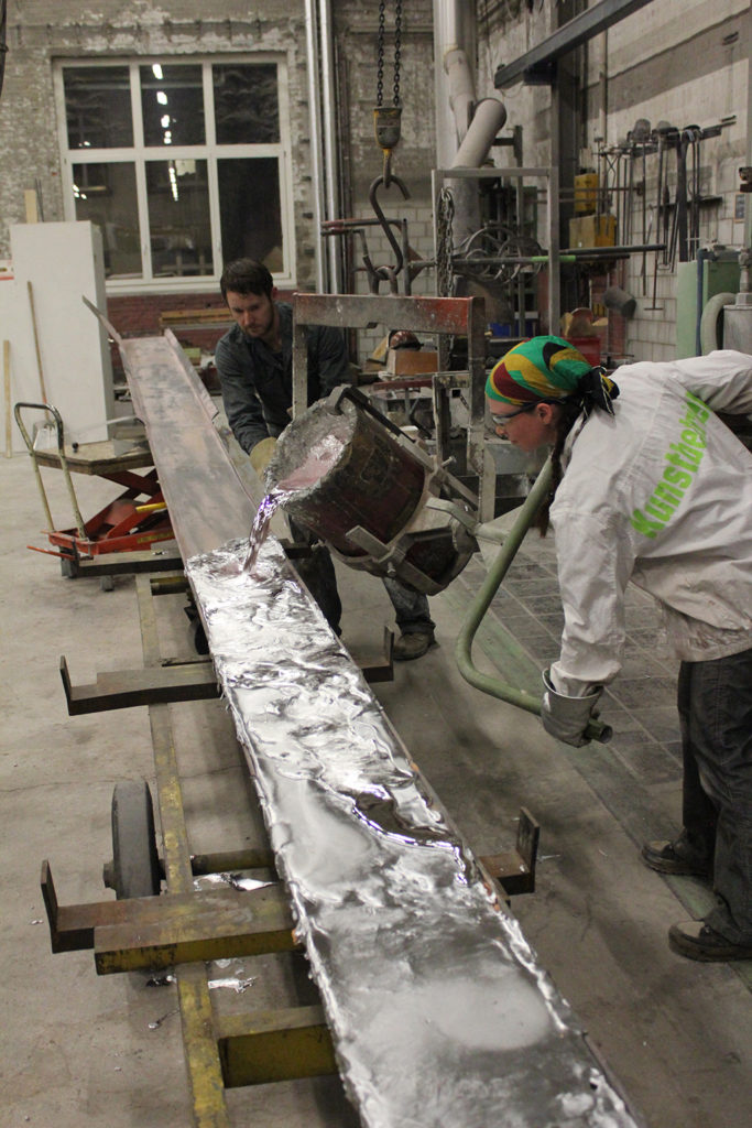 Der Giessprozess als performativer Akt © Saskia Edens