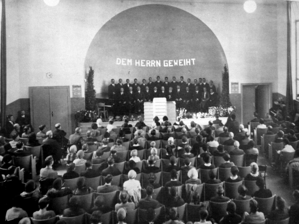 Innenansicht Eröffnungsfeier von 1931. Foto: Archiv Adventgemeinde Basel