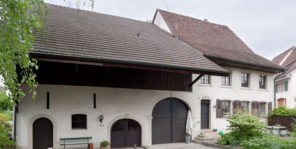Eines der ältesten Bauernhäuser in Arisdorf, vor 1680/1822, Hauptstrasse 42+42a, Arisdorf © Börje Müller Fotografie