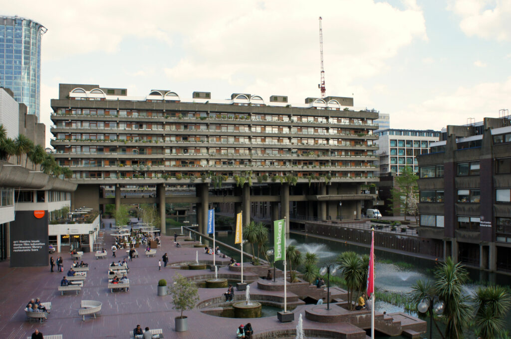 Ein Seitenarm des Barbican, London – Studienreisen die in Erinnerung bleiben © Simon Heiniger / Architektur Basel