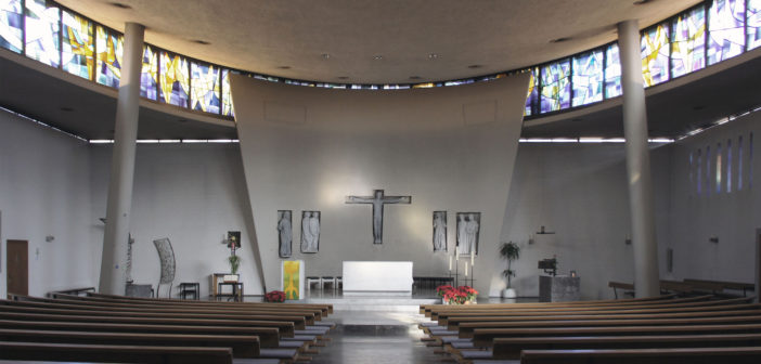 Geschwungener Innenraum, Römisch-katholische Kirche Bruder Klaus, Liestal © Simon Heiniger / Architektur Basel