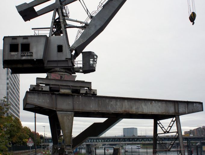 Der neue Hafenkran im Klybeck © Architektur Basel