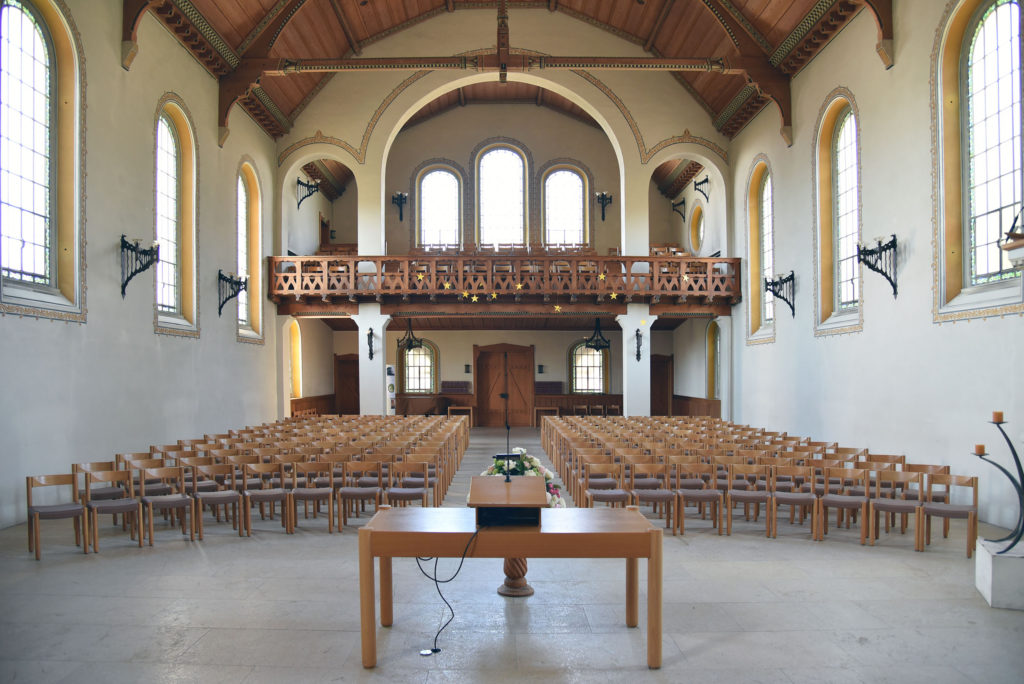 Innenraum mit Empore, Reformierte Kirche Arlesheim © Simon Heiniger / Architektur Basel